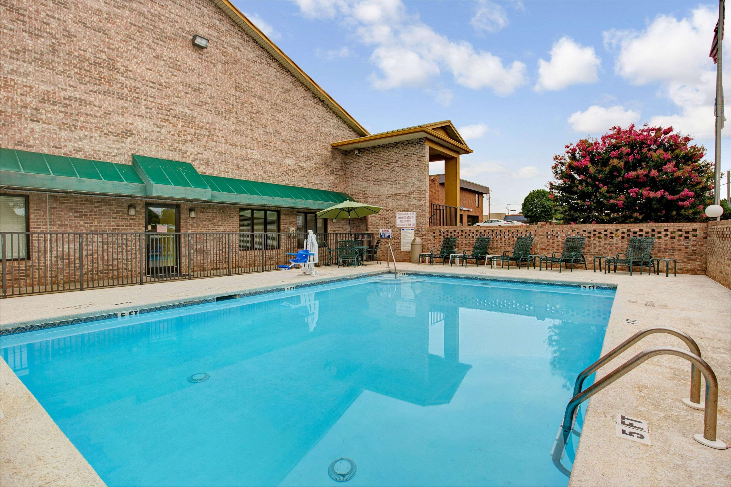 Days Inn Conover/Hickory Esterno foto