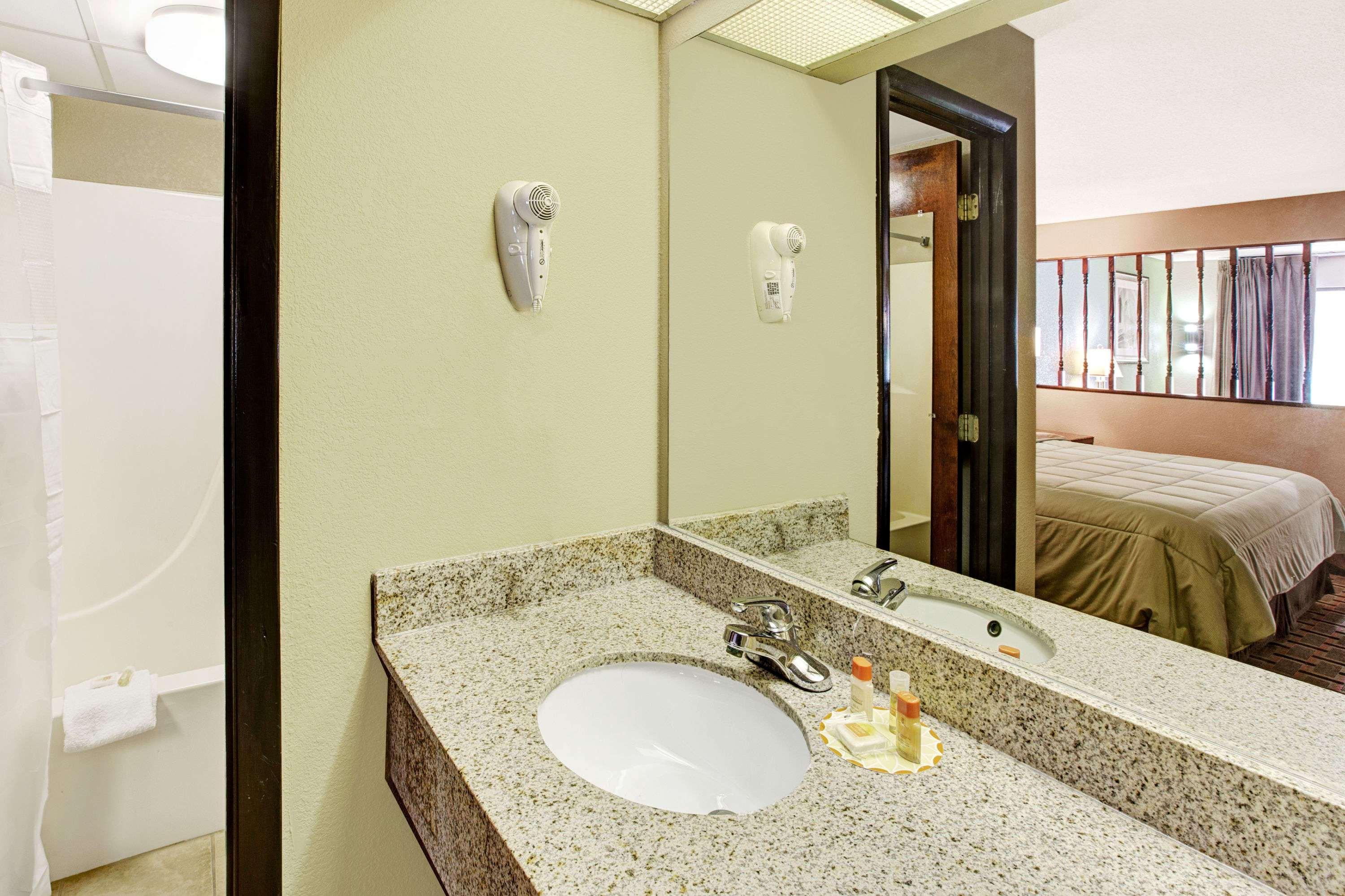 Days Inn Conover/Hickory Esterno foto