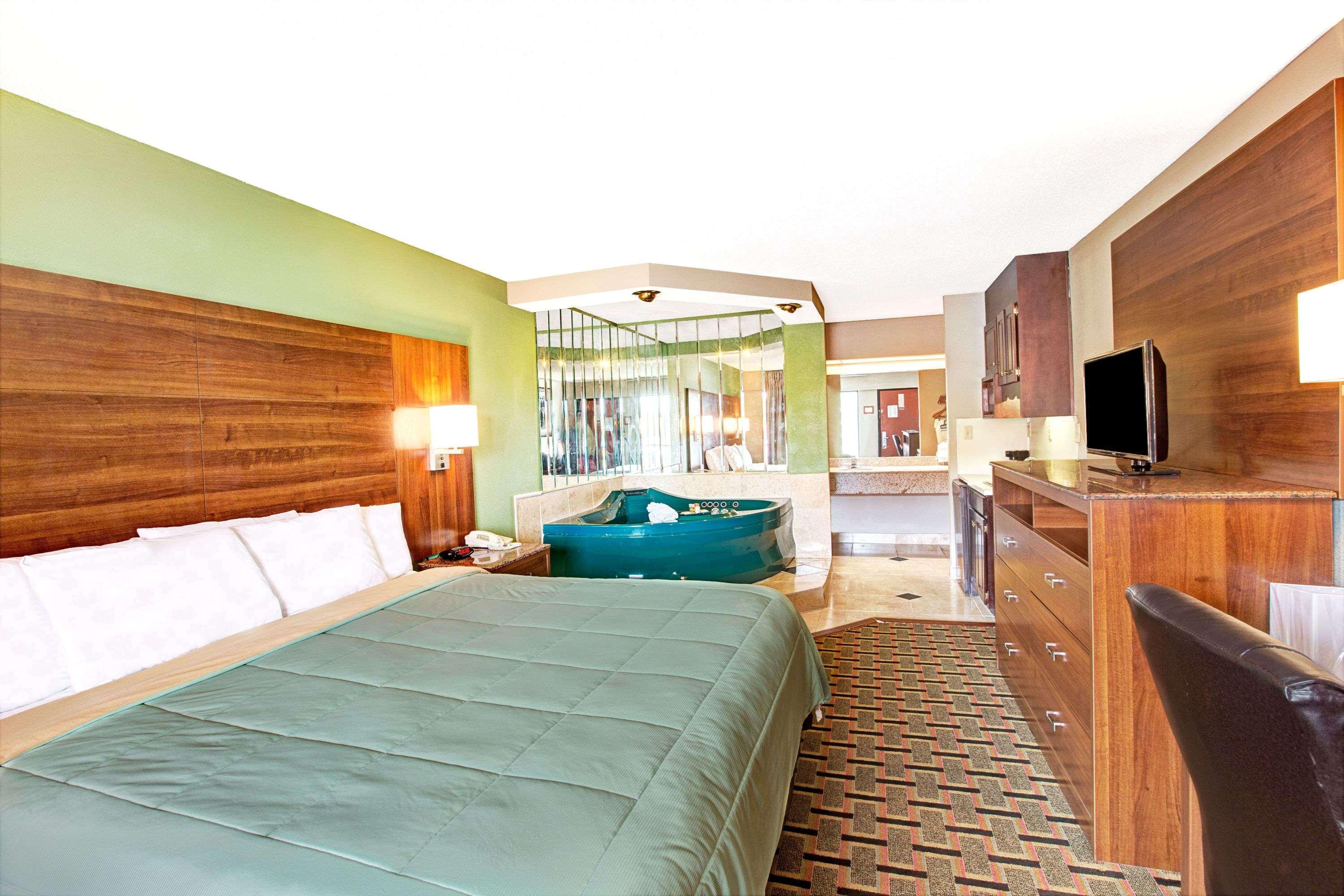 Days Inn Conover/Hickory Esterno foto