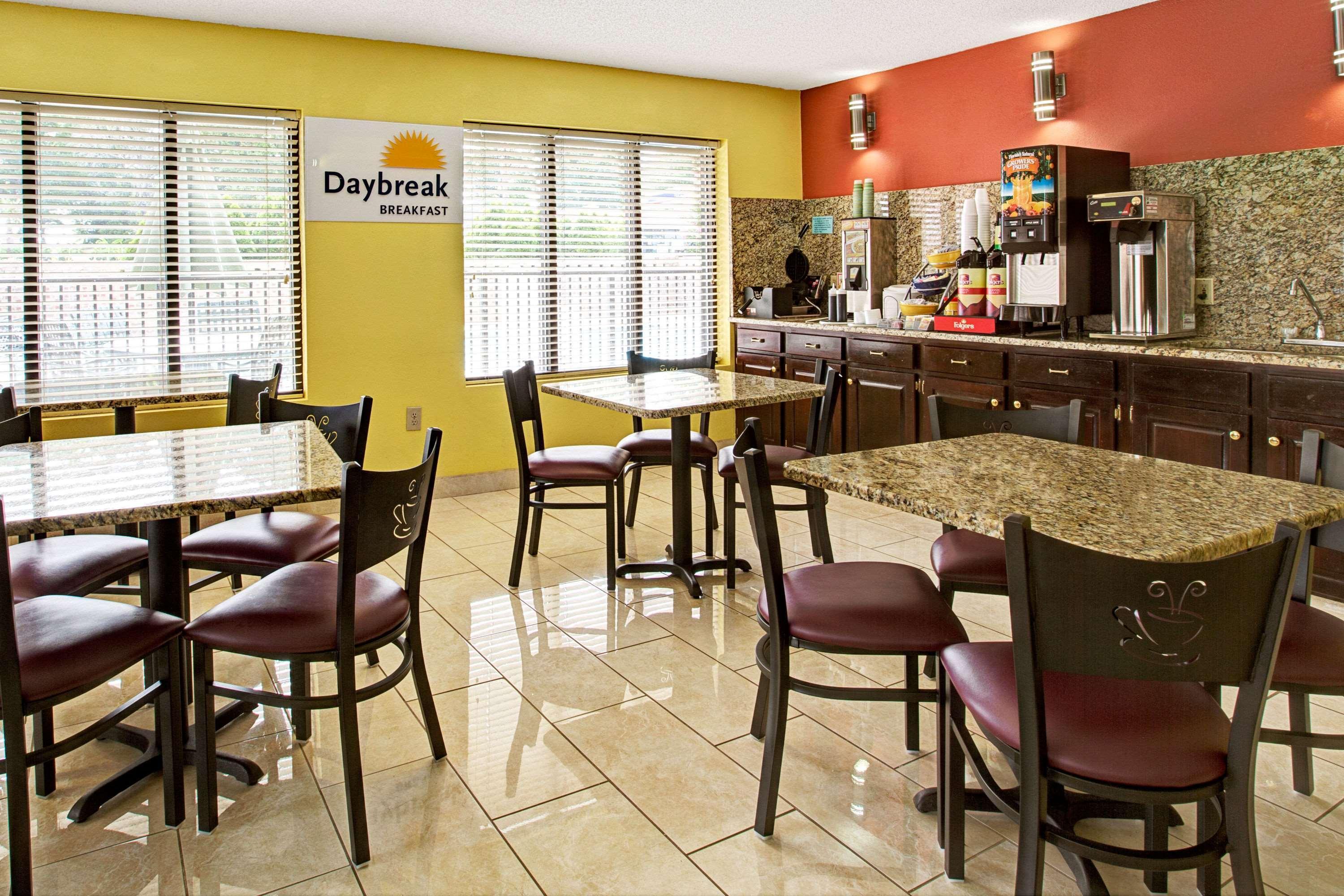 Days Inn Conover/Hickory Esterno foto