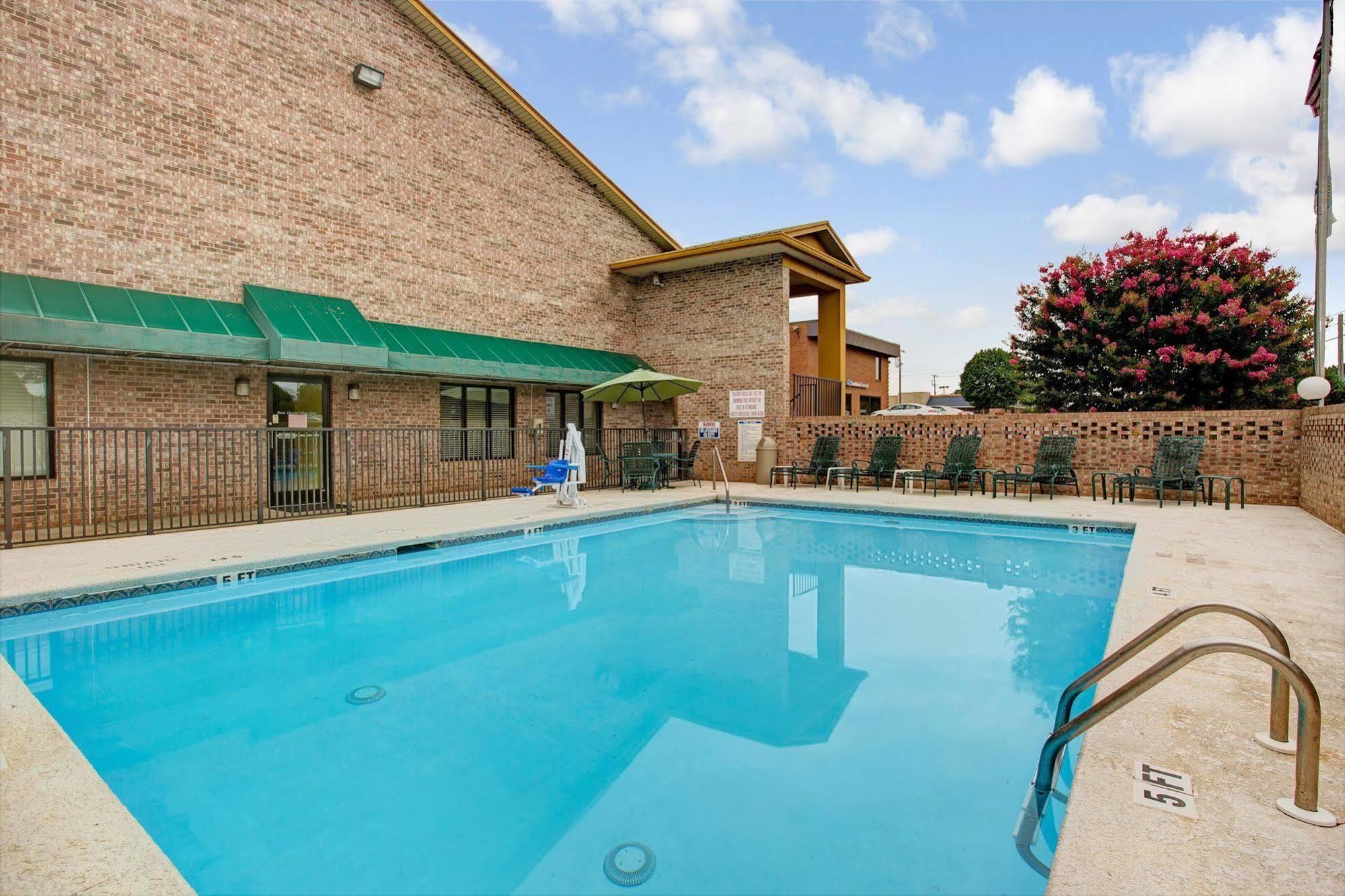 Days Inn Conover/Hickory Esterno foto